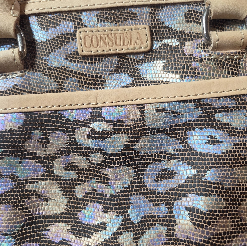Consuela NWT IRIS LUCHEON